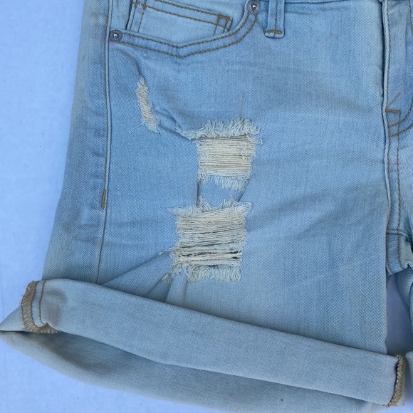 New GUESS Women’s Distressed Denim Shorts SZ 27 - Picture 3 of 6